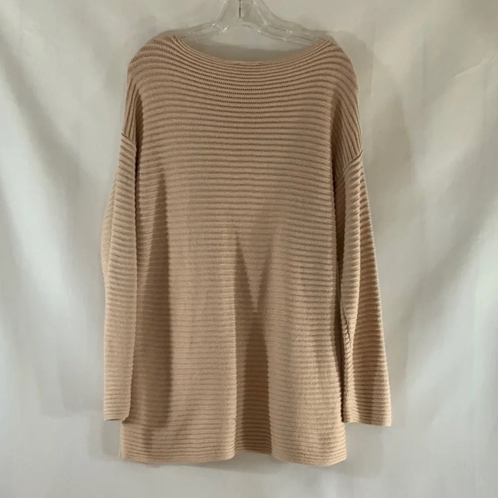 725 10/$50🏄🏻‍♀️ Vince Camuto Pink Cotton Blend Knit Tunic Sweater with Pockets